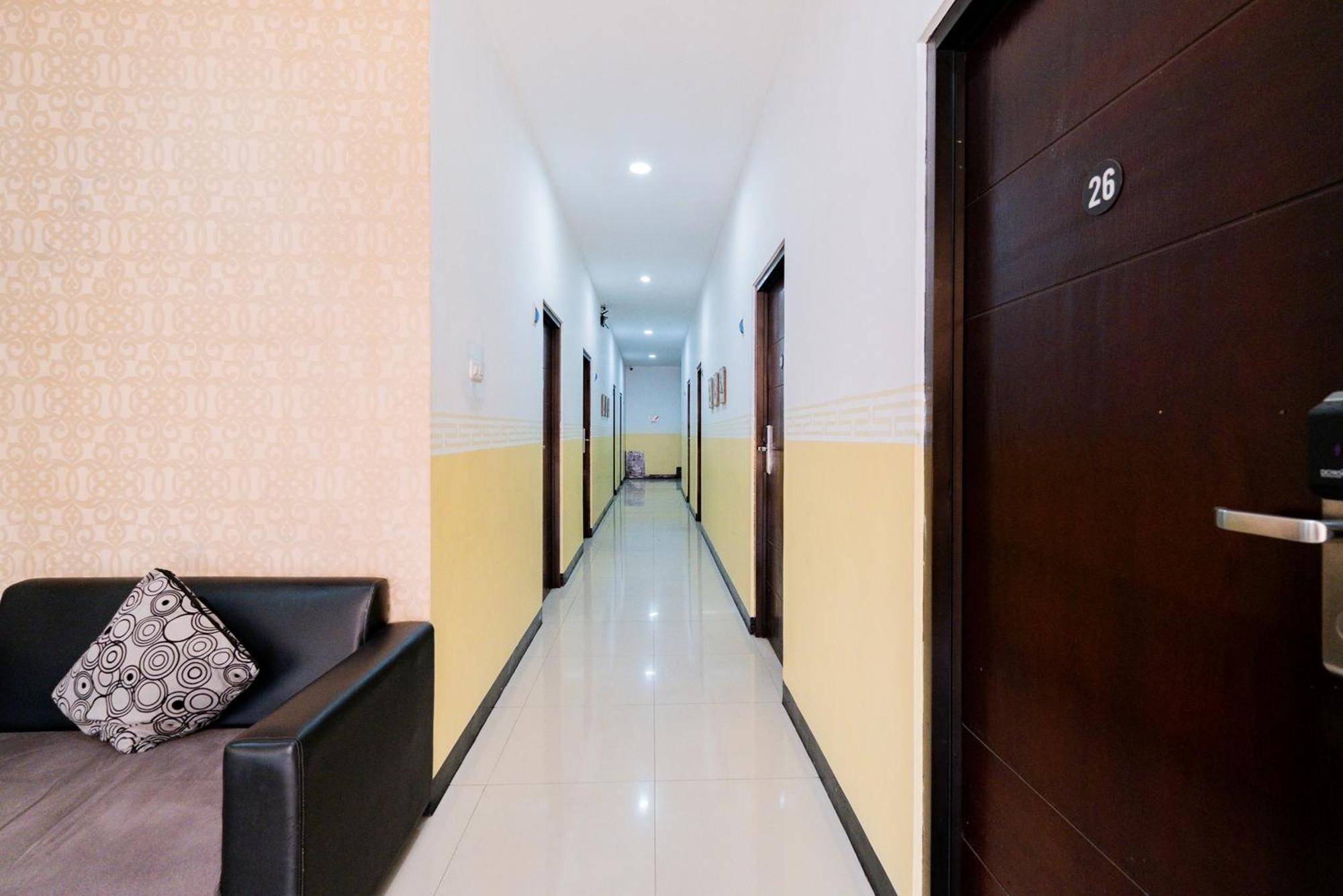 Reddoorz Near Taman Krida Budaya Malang Exterior photo