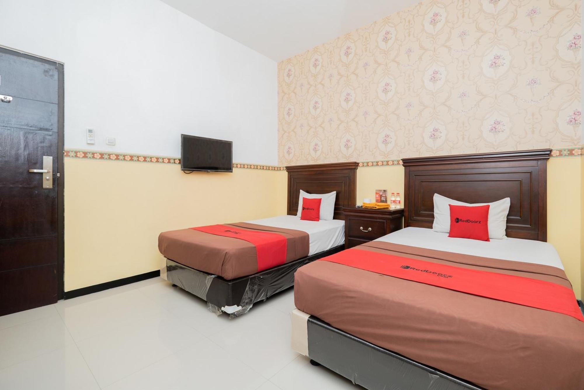 Reddoorz Near Taman Krida Budaya Malang Exterior photo