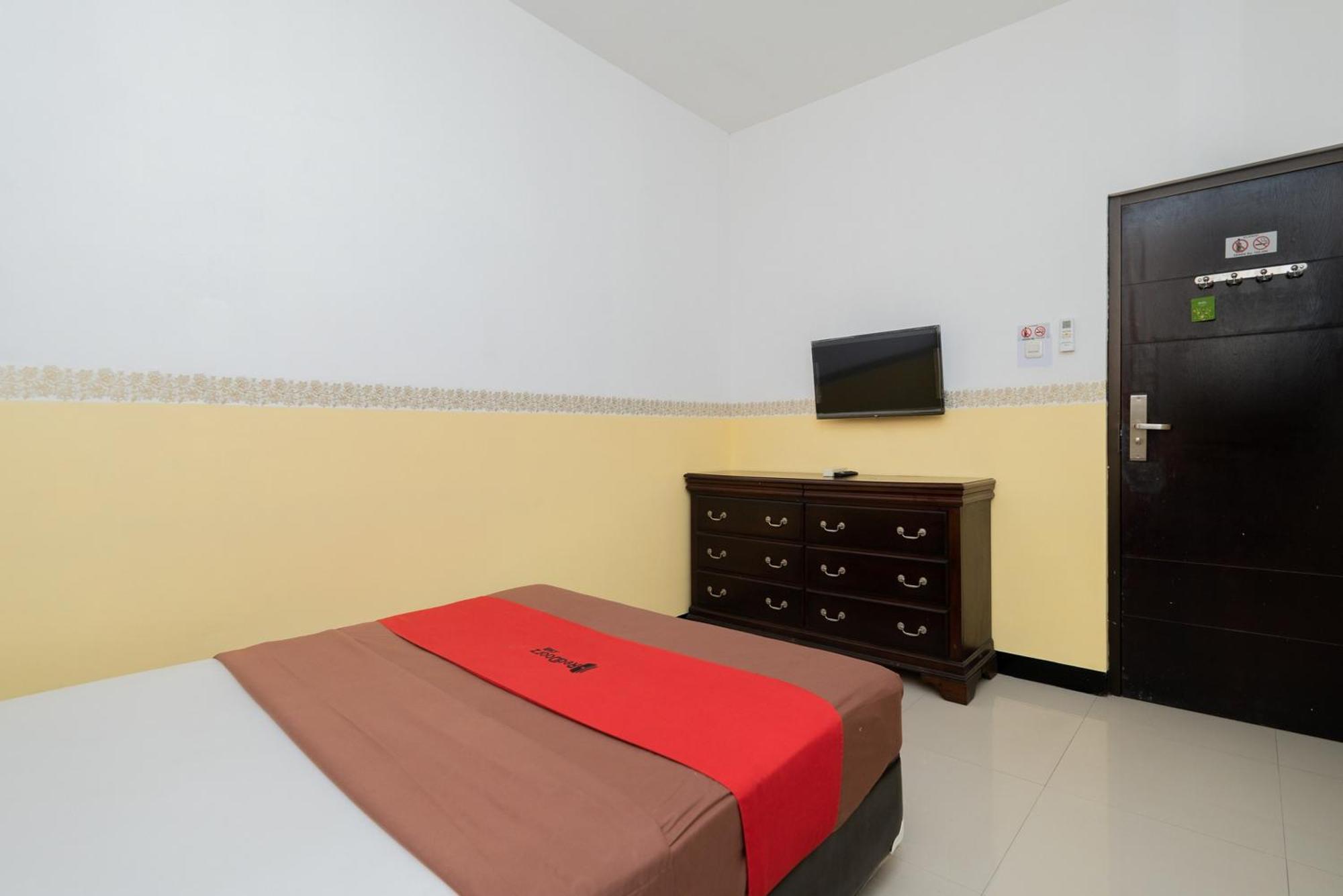 Reddoorz Near Taman Krida Budaya Malang Exterior photo