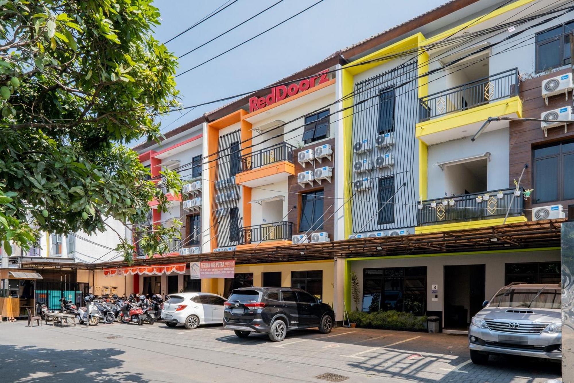 Reddoorz Near Taman Krida Budaya Malang Exterior photo