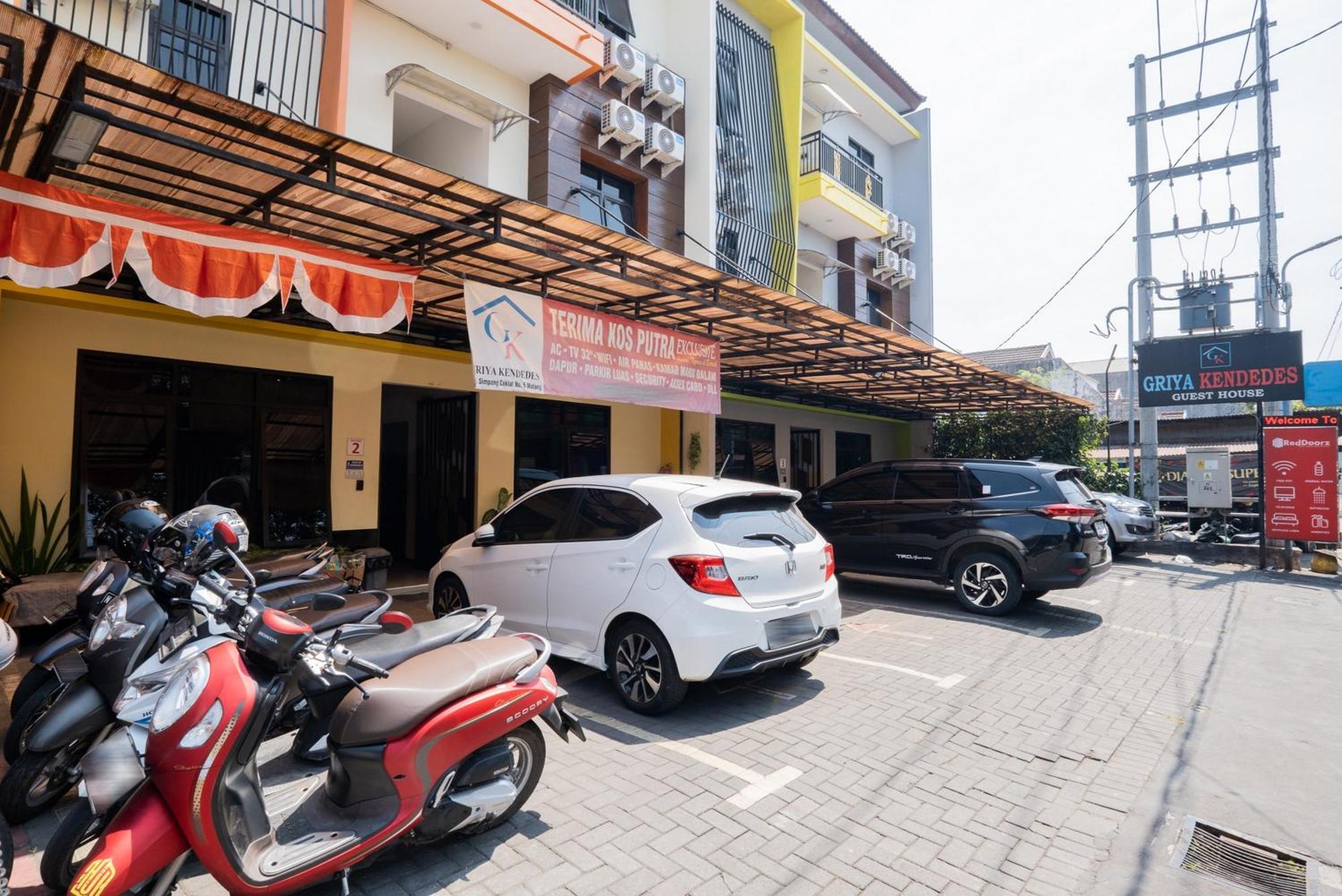 Reddoorz Near Taman Krida Budaya Malang Exterior photo